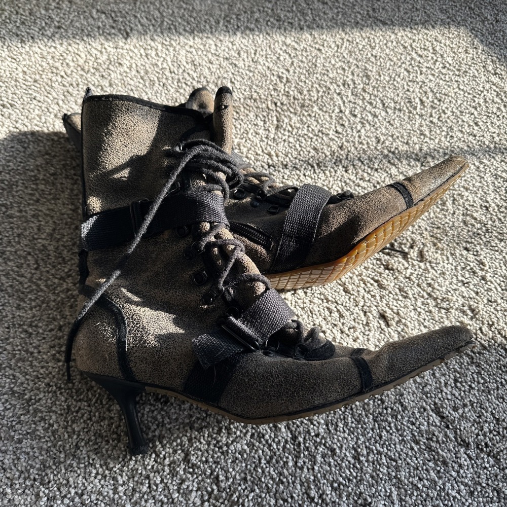 DIESEL WOMENS BOOTS SIZE 8